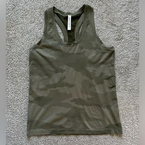 Green camo Athleta momentum tank size